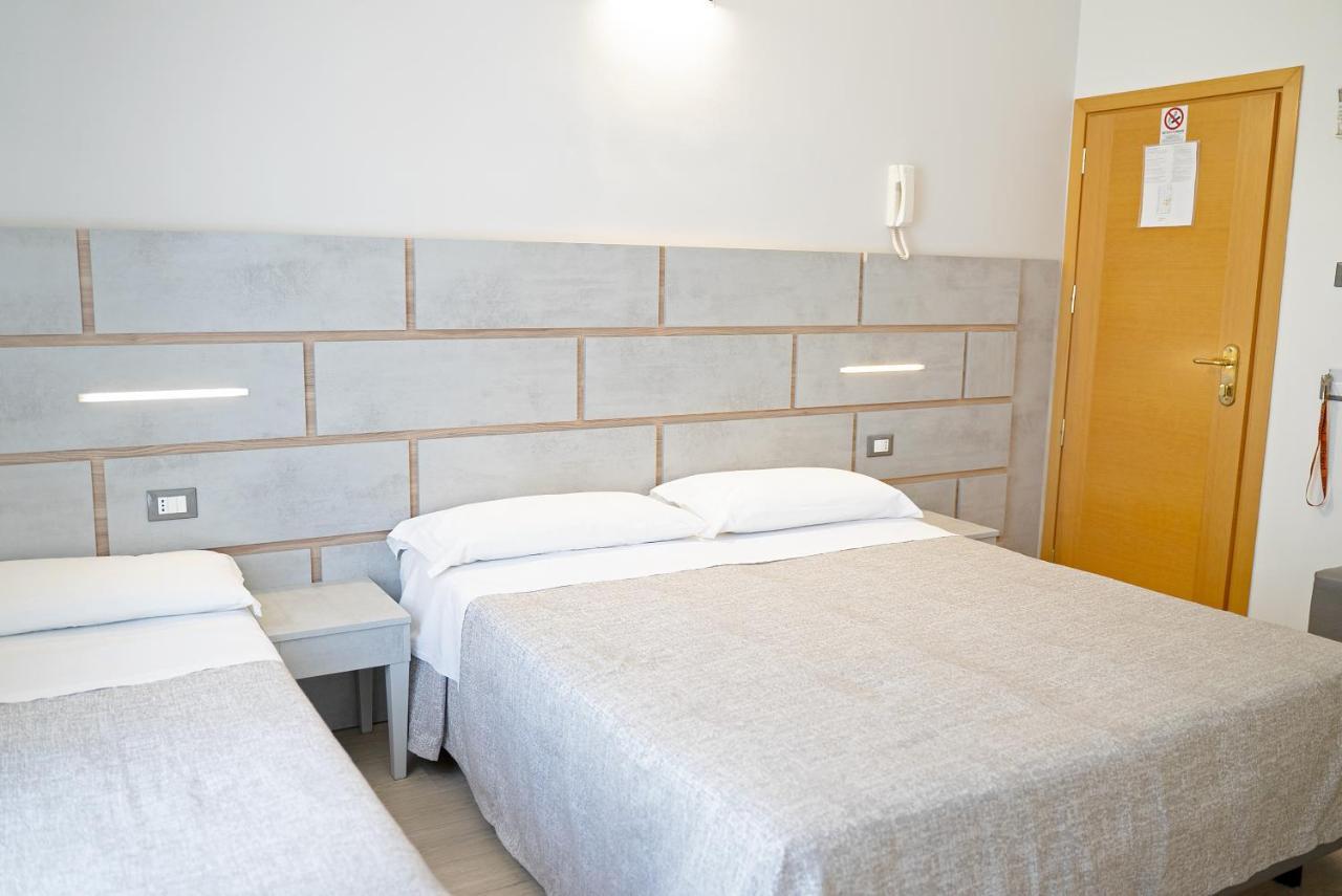 Hotel Ricci Rimini Exterior photo