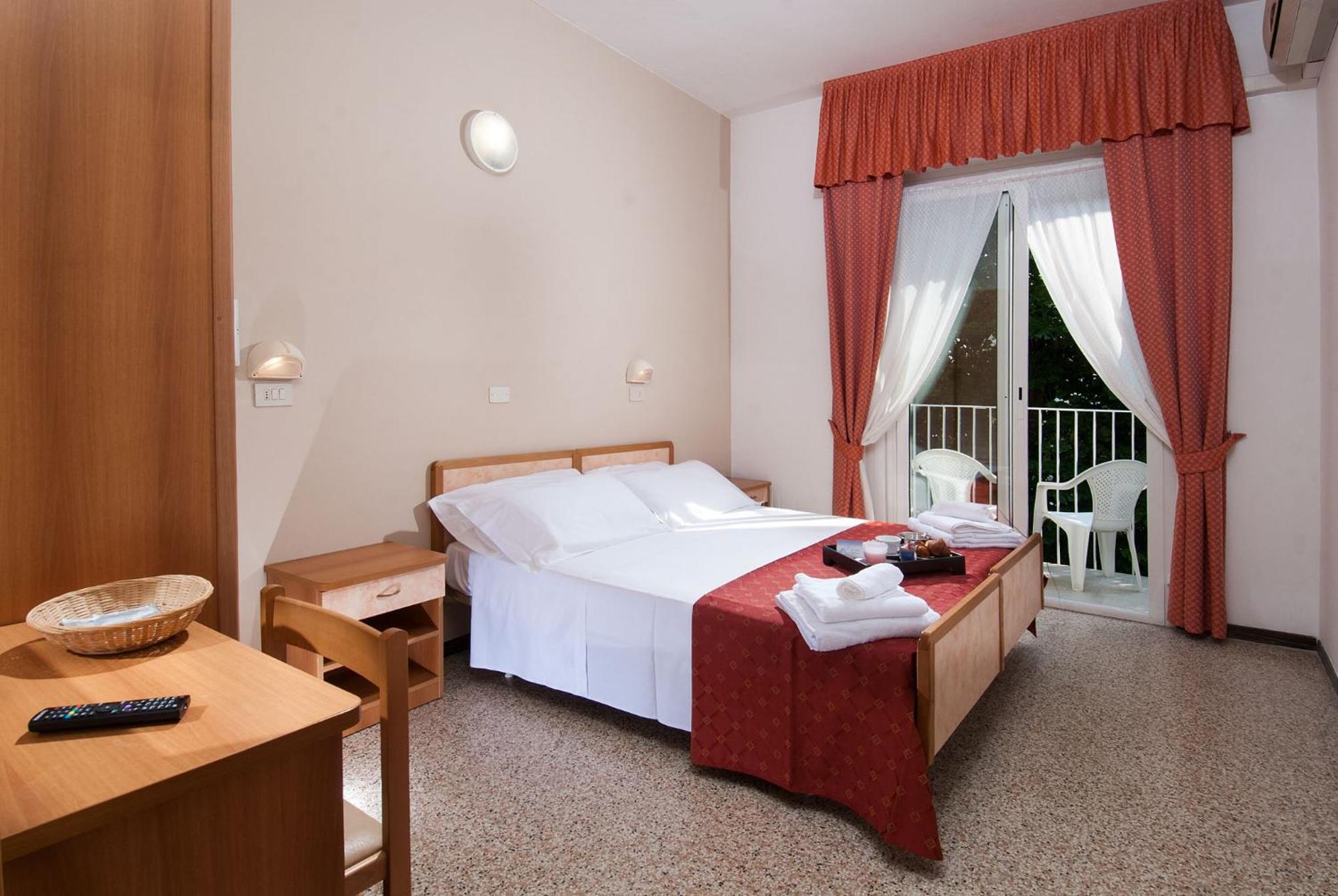 Hotel Ricci Rimini Exterior photo